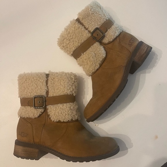 UGG Shoes - UGG Australia Womens Blayre Sheepskin Chestnut Short Boots